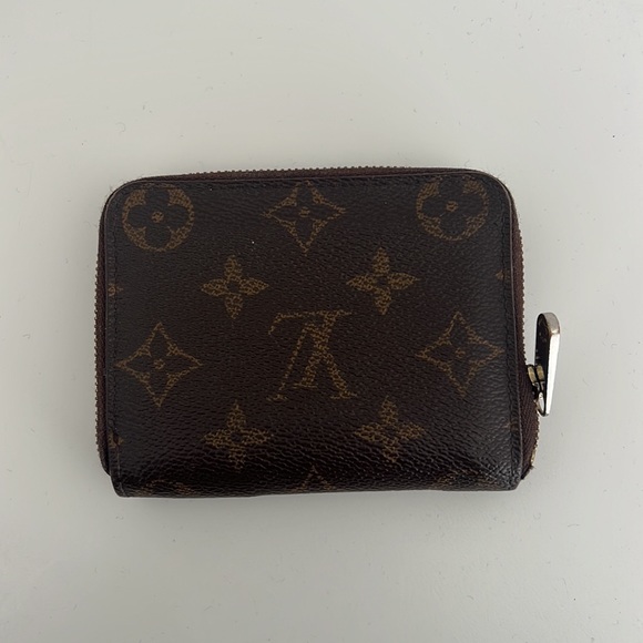 Louis Vuitton compact wallet with zipper - Picture 2 of 5
